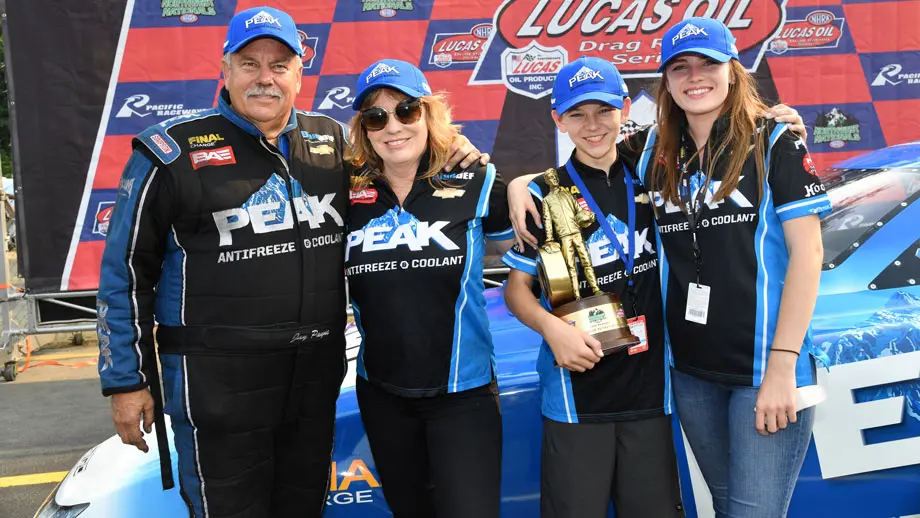 Jay Payne and family in winner's circle