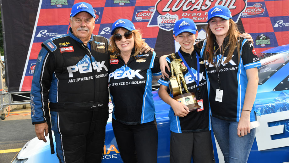 Jay Payne and family in winner's circle