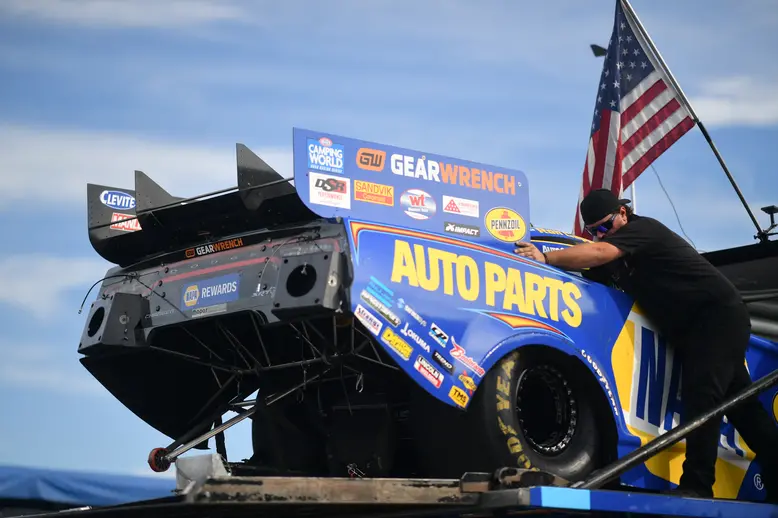 Unloading Ron Capps