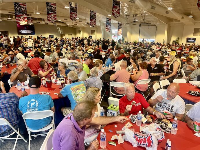 Nearly 1,000 racers enjoyed dinner int he NHRA Top Eliminator Club 