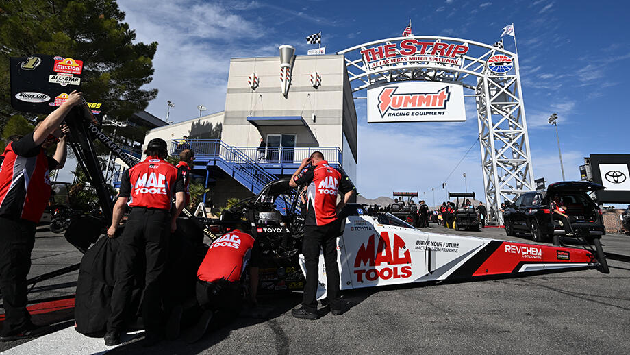 Saturday News & Notes from the Ford Performance NHRA Nationals