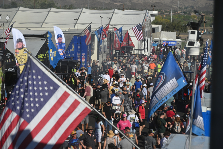 Packed pits at Firebird