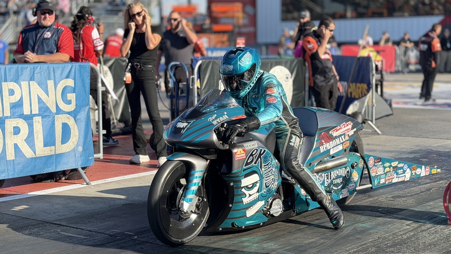 Friday News and Notes from the NAPA Auto Parts NHRA Midwest Nationals