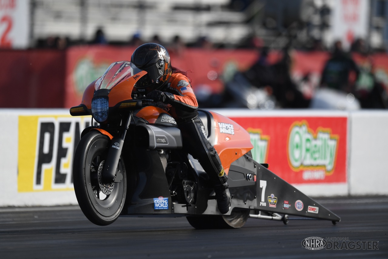 Mopar Express Lane NHRA SpringNationals Saturday photo gallery | NHRA