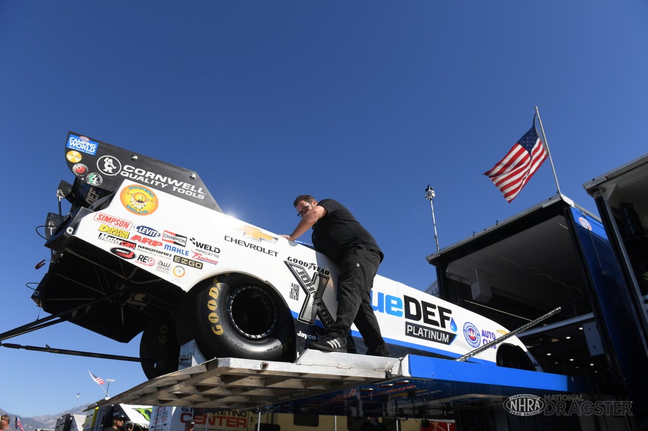 Lucas Oil NHRA Winternationals Saturday Photo Gallery | NHRA