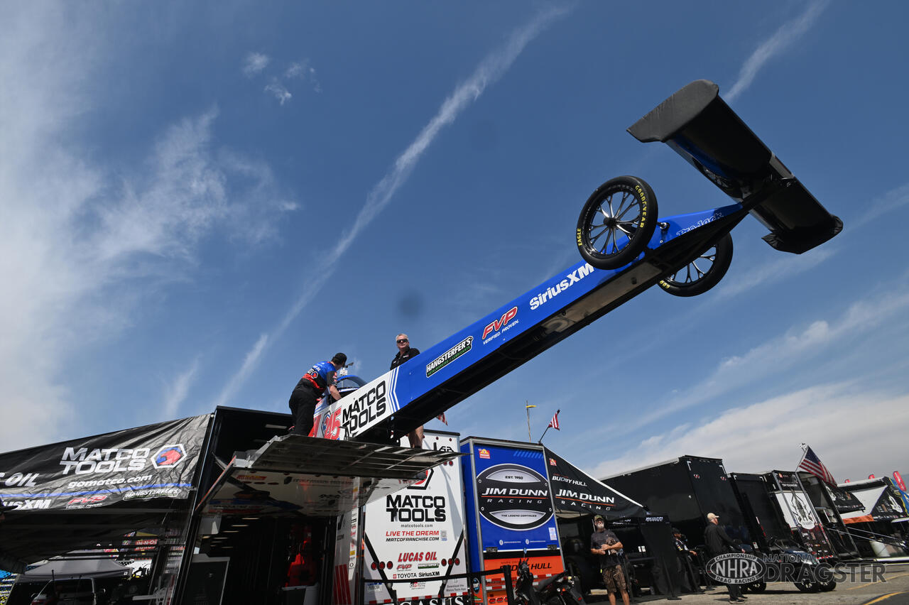 Lucas Oil NHRA Winternationals Friday photo gallery | NHRA