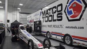 Antron Brown's team prepares for Richmond